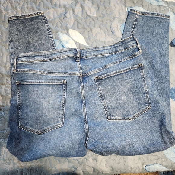 Old Navy Classic Blue Denim Jeans - Picture 5 of 9